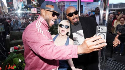 Anna Faris and the Wayans brothers at a "Scary Movie 6" event