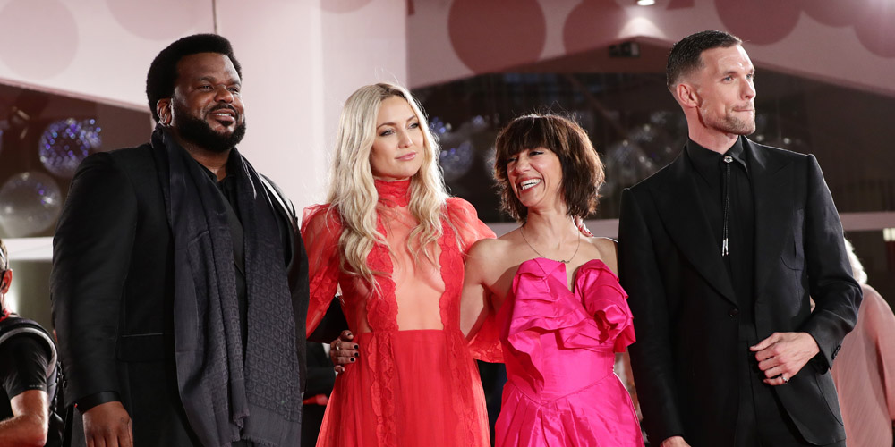 Kate Hudson Plays With A Dog At The Premiere of ‘Mona Lisa And The Blood Moon’ at Venice Film Festival 2021
