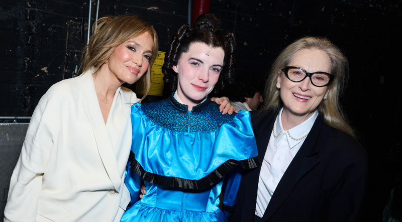 Jennifer Lopez, Meryl Streep & More Visit Betty Gilpin Ahead of Her Final ‘Oh, Mary’ Shows on Broadway!