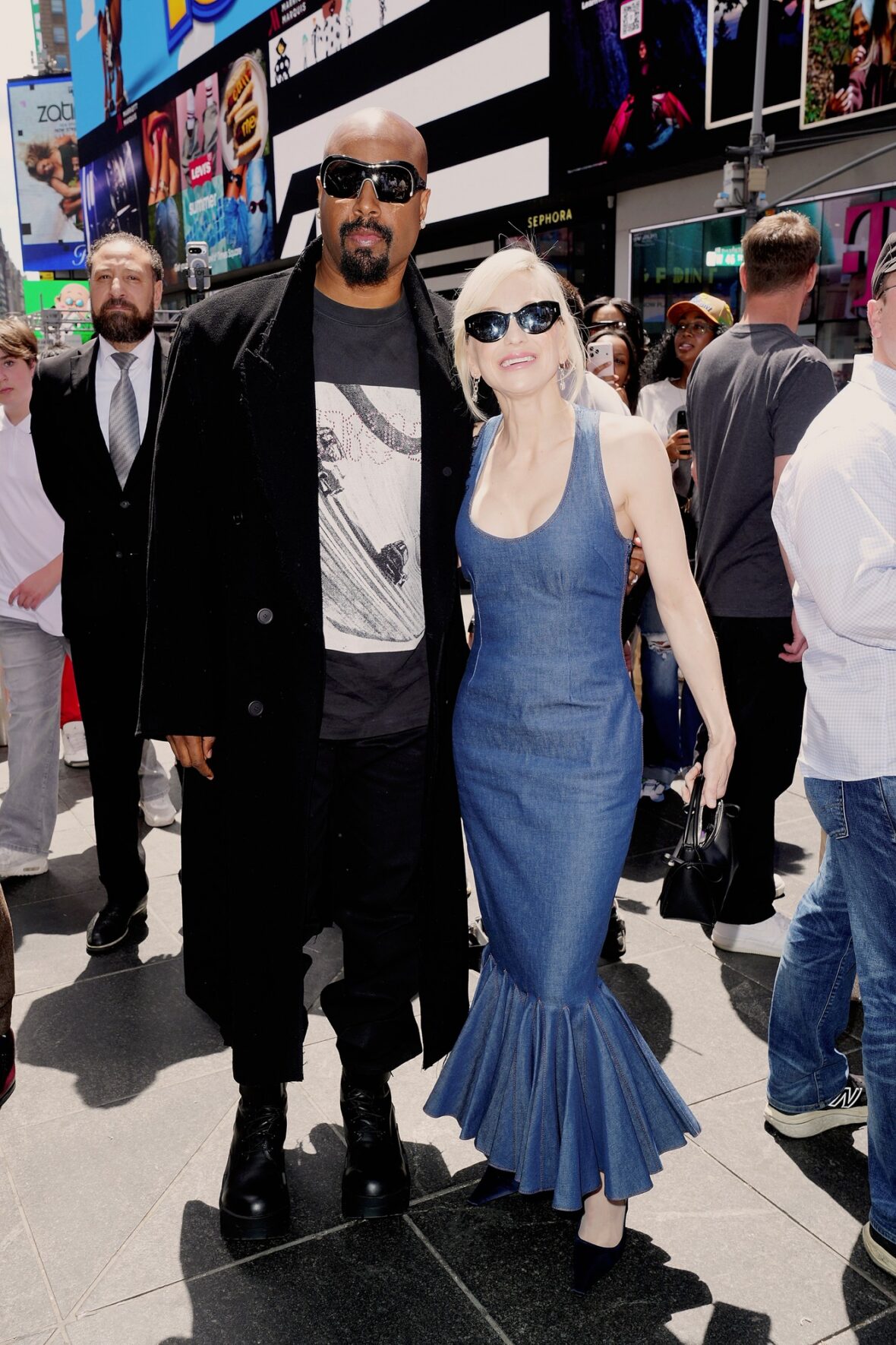 Anna Faris, Marlon Wayans, and Damon Wayans at "Scary Movie 6" event
