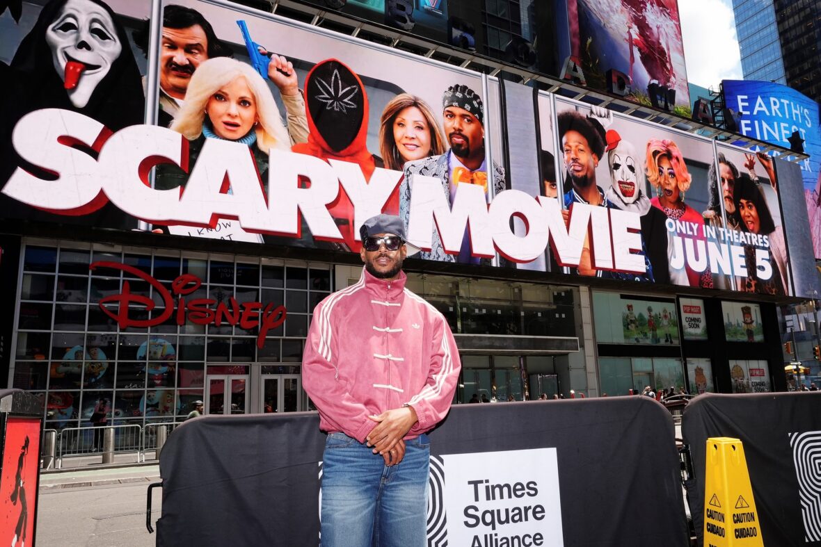 Anna Faris, Marlon Wayans, and Damon Wayans at "Scary Movie 6" event