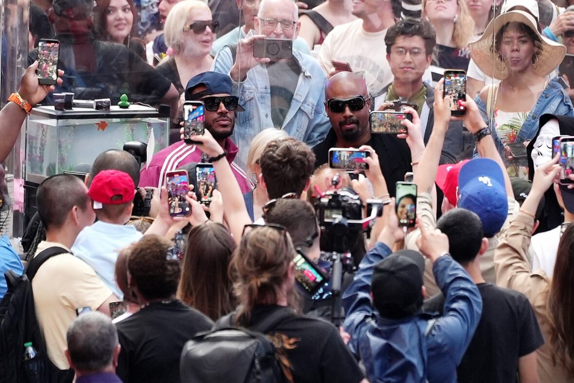 Anna Faris, Marlon Wayans, and Damon Wayans at "Scary Movie 6" event